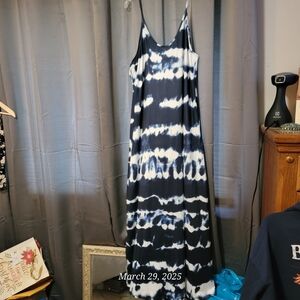 Stylish Tie-Dye Maxi Dress